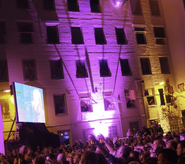 Stemningsbilder fra fredag i BAKgården 2013